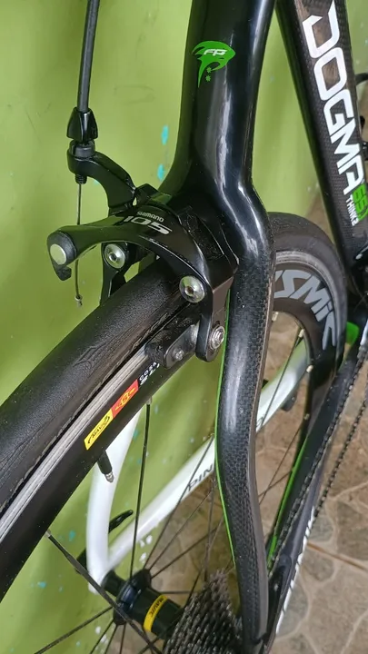 PINARELLO DOGMA 65.1 (FIBRA DE CARBONO)