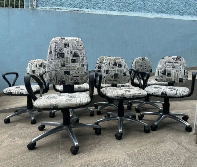 6 cadeiras giratórias estofadas e 1 de presidente - Foto 2