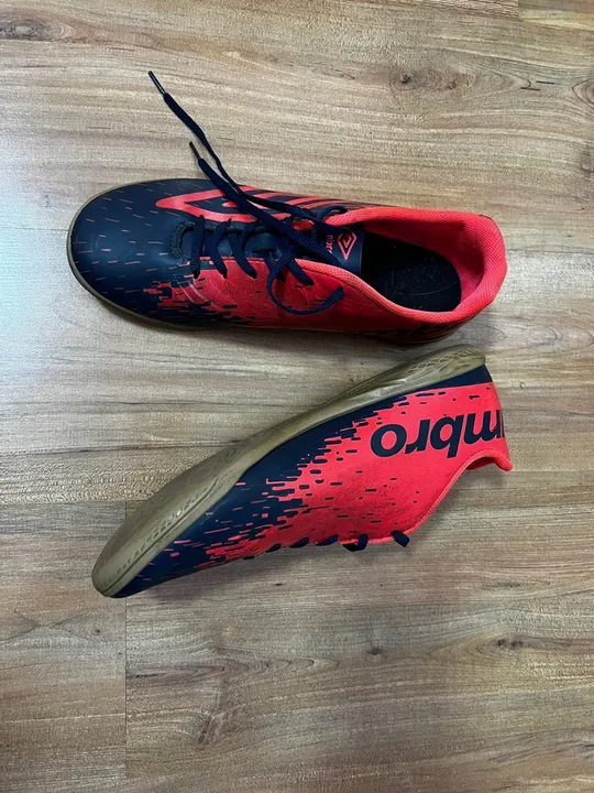 Tênis Umbro Futsal - Tamanho 42