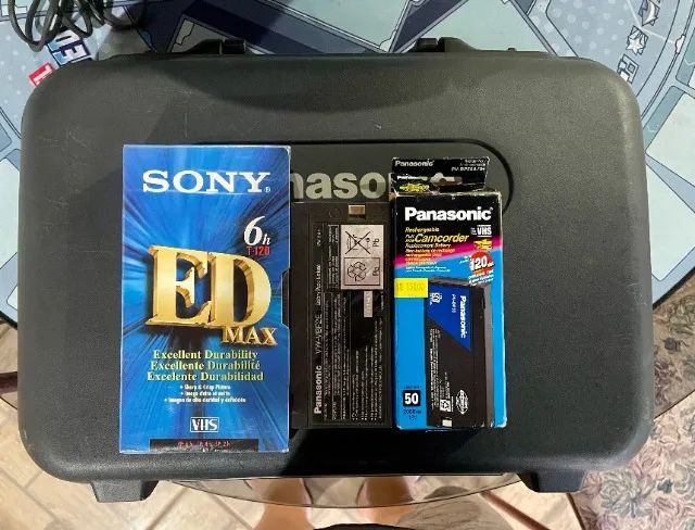 Filmadora VHS Panasonic - Modelo PV-604D64318196650882124