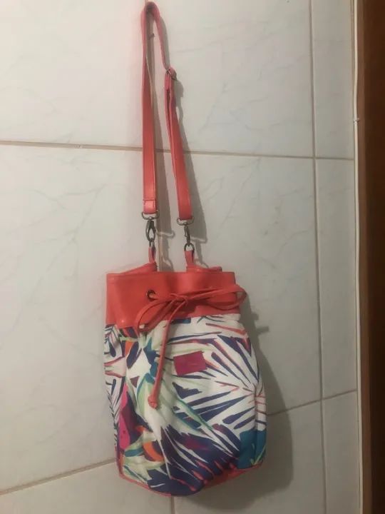 Bolsa no estilo saco