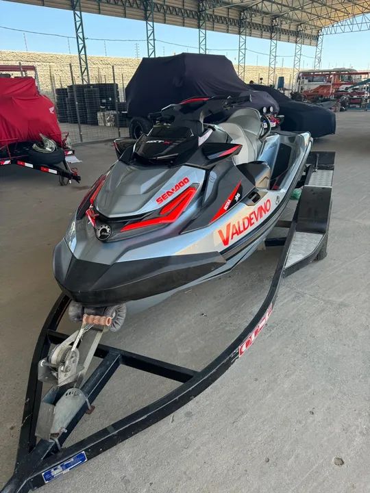 Jet sky sea doo 300, ano 2018 com 100 horas.