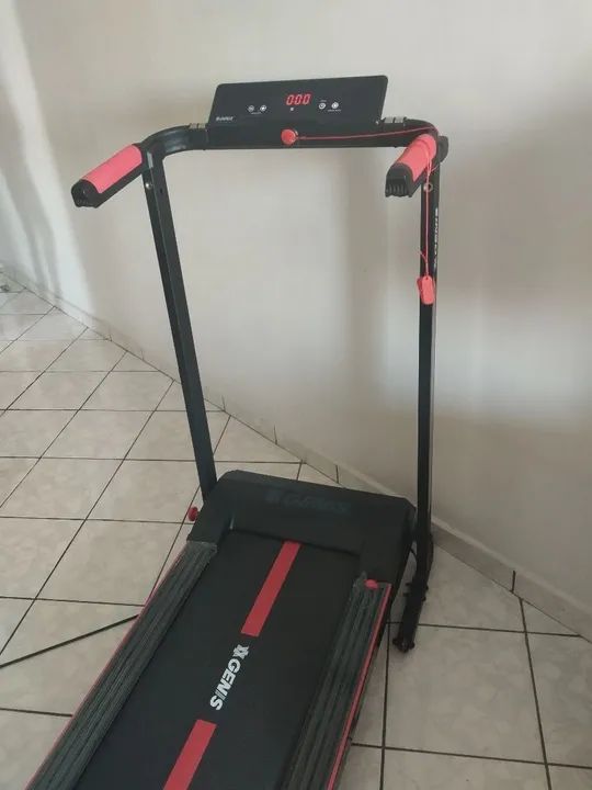 Esteira ergométrica Genesis GT 500 dobrável - Ideal para espaços pequenos - Foto 4