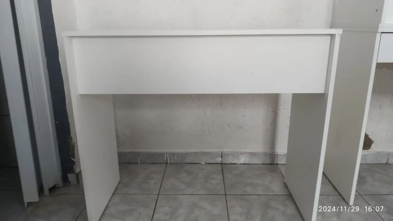 Mesa branca para estudo  com gaveta e sem gaveta  - Foto 5