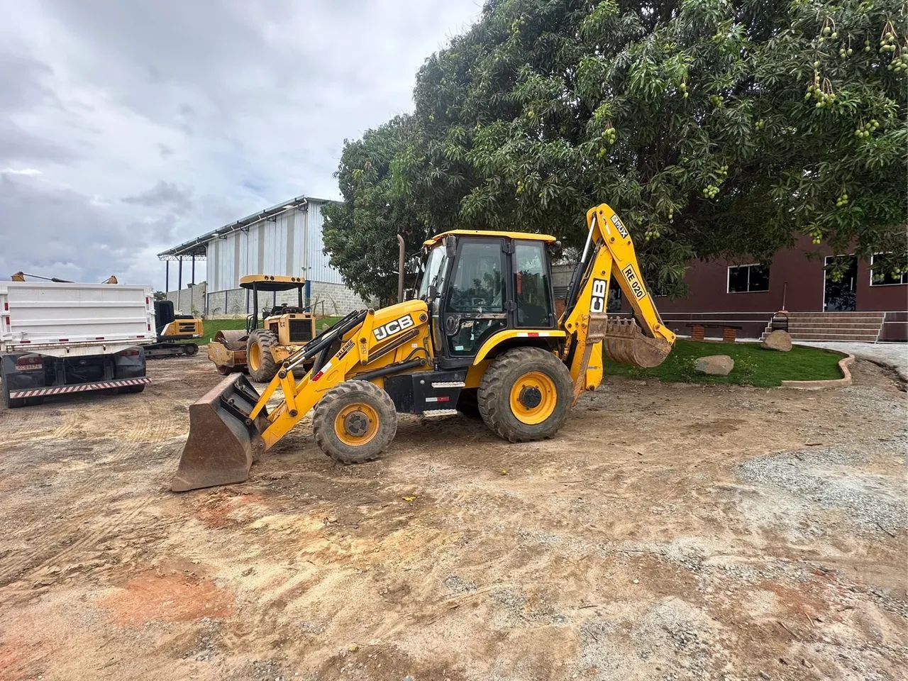 Retroescavadeira JCB 3CX 2019 4X4  - Foto 3