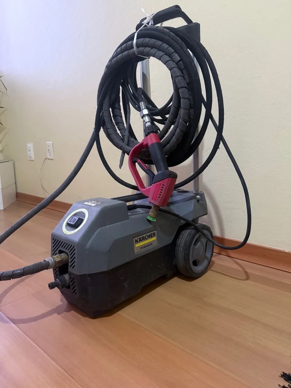 Lavadora profissional karcher h585 modelo novo  - Foto 2