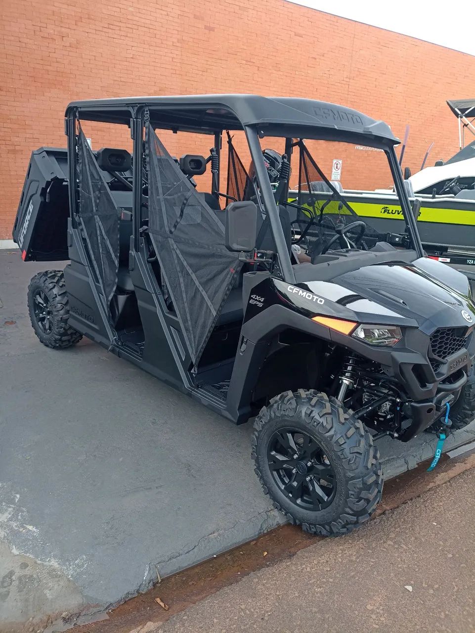 Quadriciclo UTV UFORCE 800
