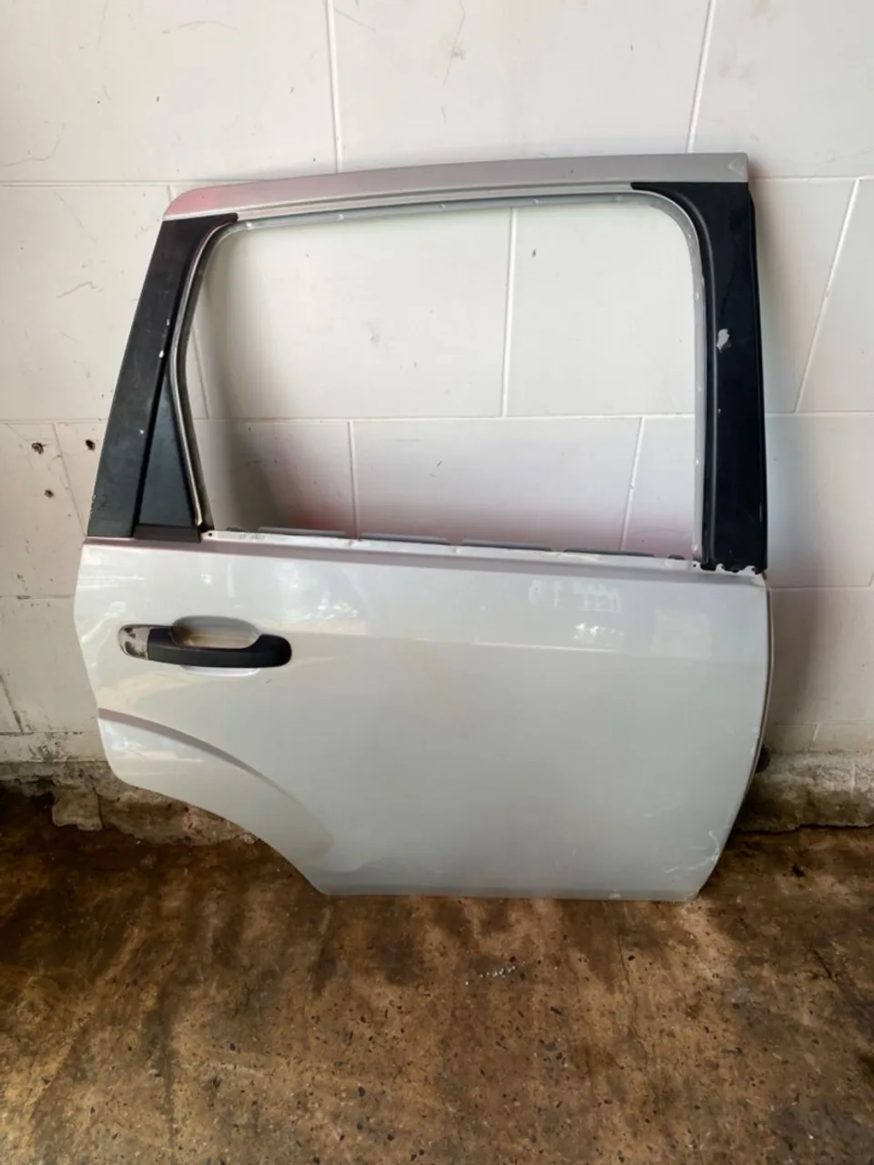 Porta traseira direita ford fiesta max 2013