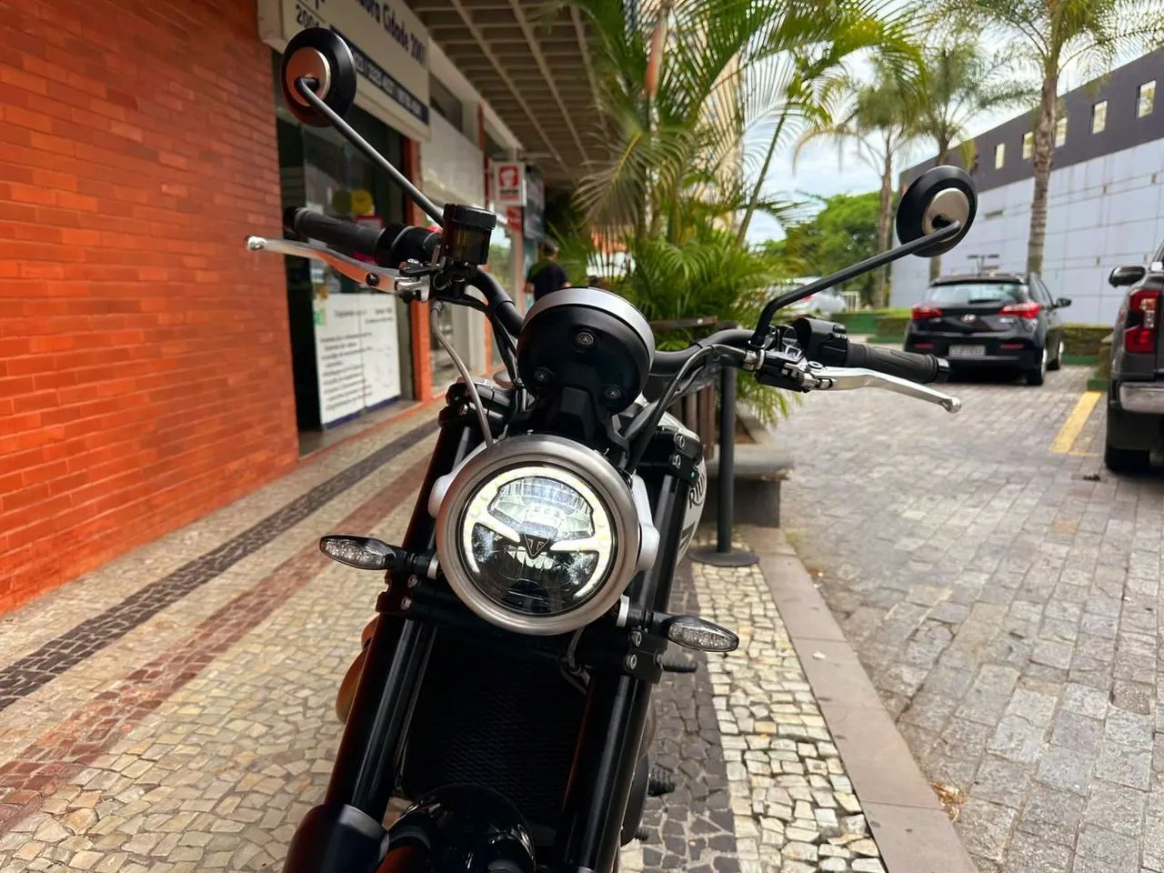 Triumph Scrambler 1200 XC 2025 com 1300 km - Impecável - Foto 13