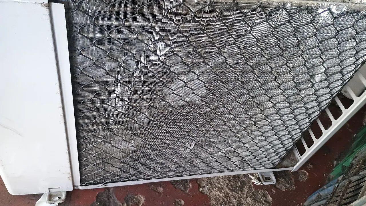 Condensadora Springer de 30 mil BTUs serpentina cobre nova - Foto 3