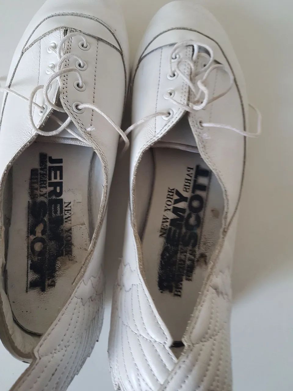 Sapatilha em couro adidas colab Jeremy Scott n°35 usada - Foto 4
