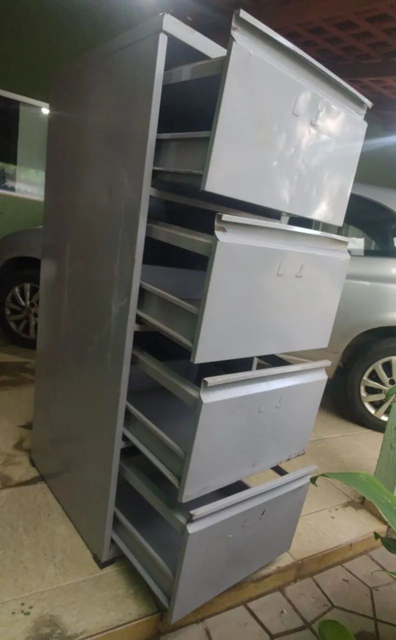 Armário de aço R$ 120,00