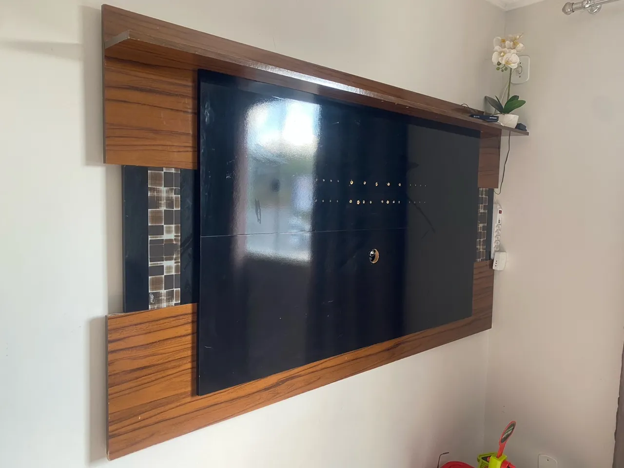 Painel para TV Amadeirado e Preto 1,88x1,20 altura