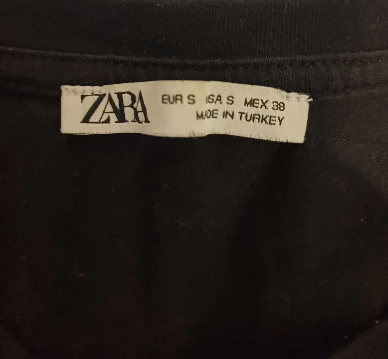 Kit 3 Camisas  Zara e Levis  Original - Foto 4