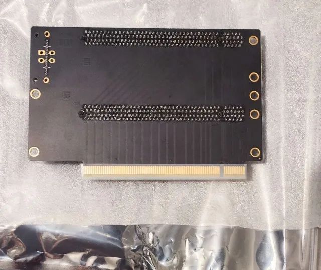 Placa de expansão riser PCIe 3.0 de 16x full com duas entradas de 8x full e blindada - Foto 2