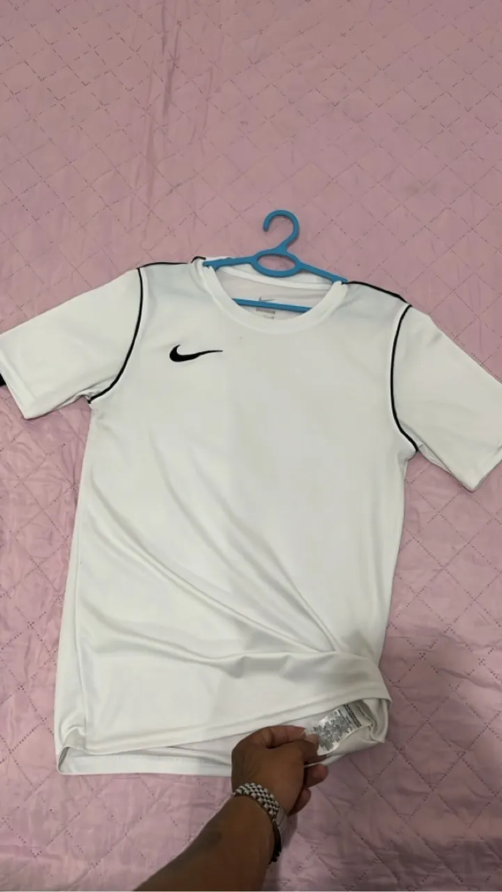 Camiseta Nike Branca com Detalhes