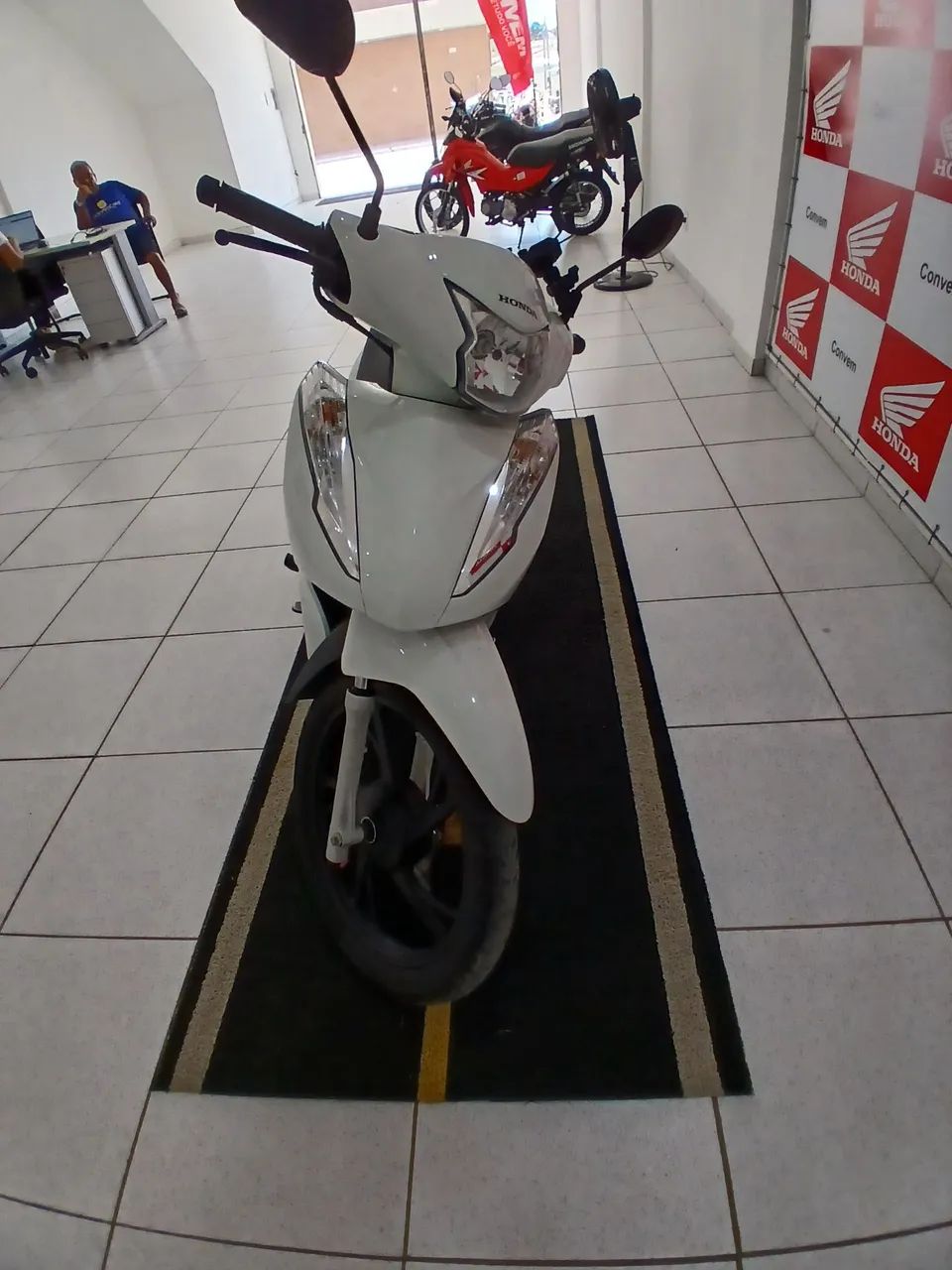 Biz110i 2022 único dono com rodas liga leve scud - Foto 2