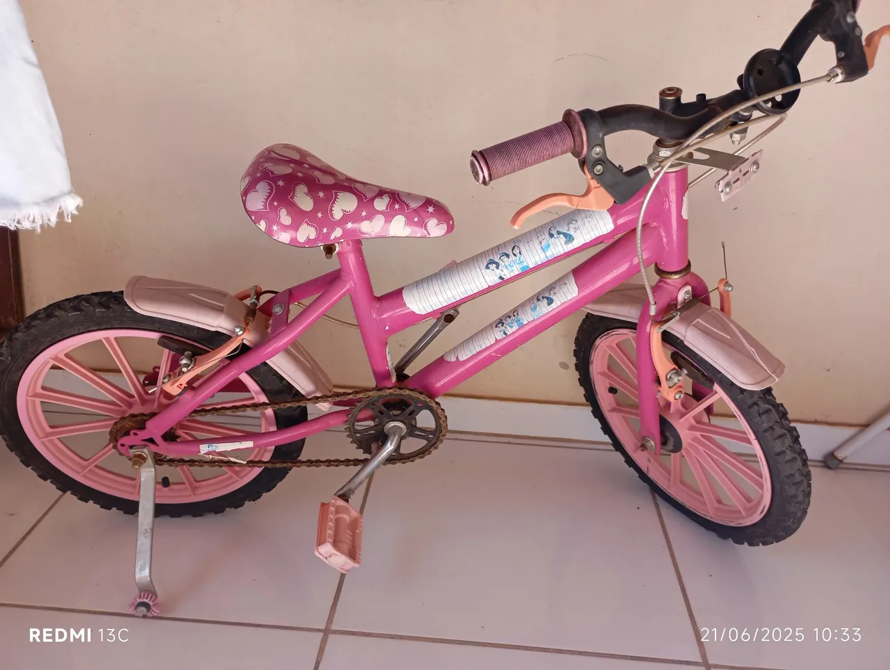 Bicicleta Infantil Rosa com Design Divertido