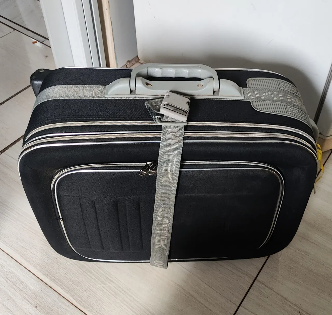 Mala de Viagem Preta com Alça