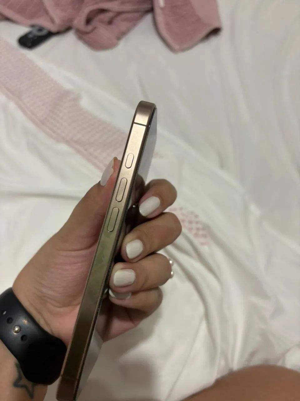 vendo iphone 16 pro  - Foto 2