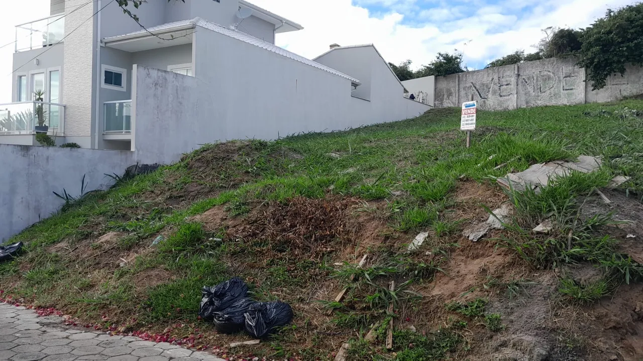 Terreno 300 metros no Condomínio dos pássaros Cabo Frio