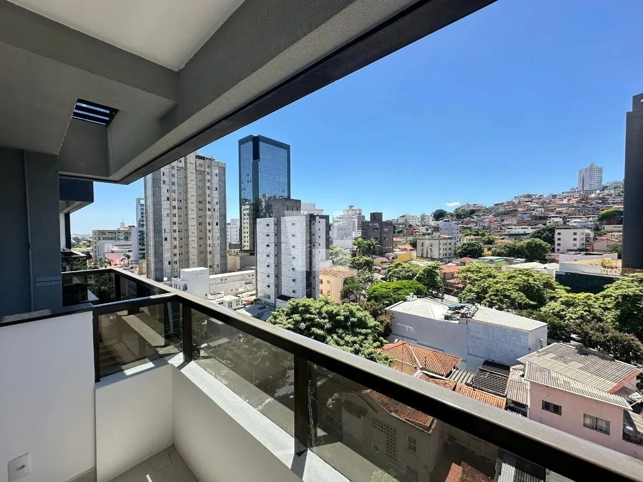 3 Quartos em prédio novíssimo