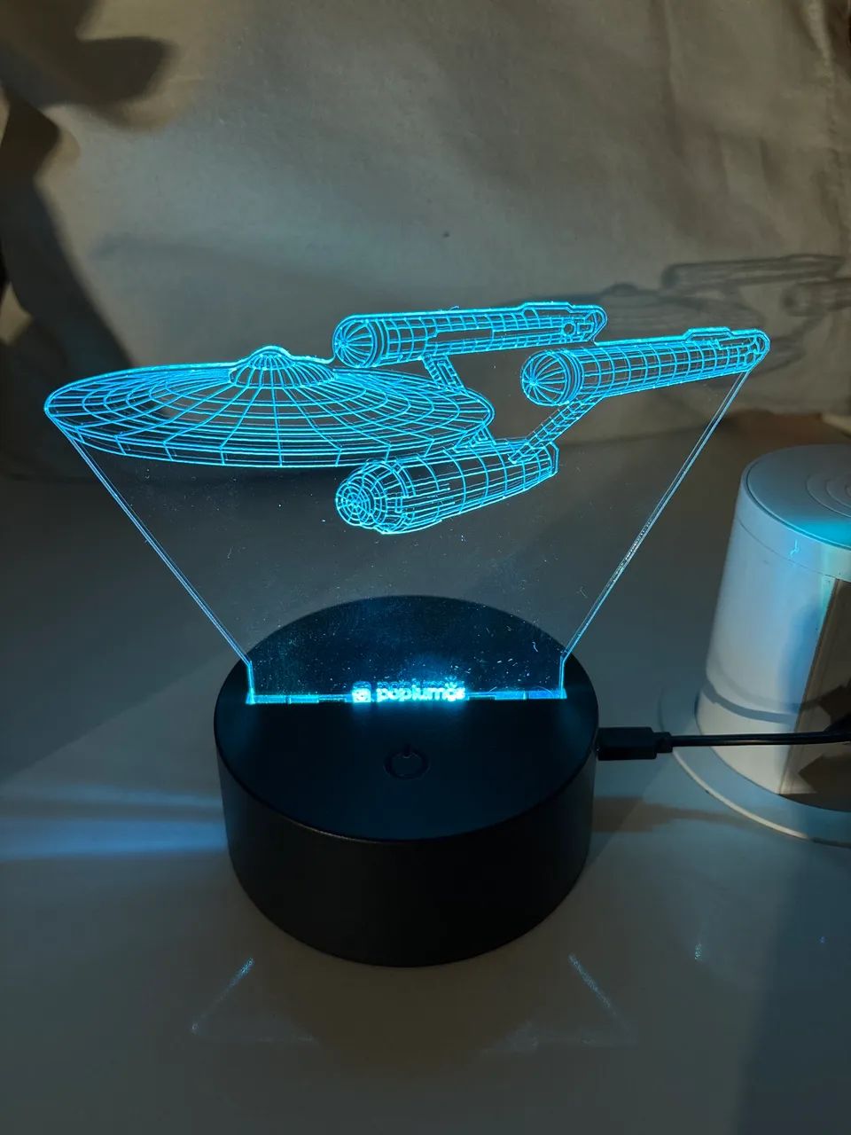Luminaria led - Nave Enterprise na caixa 