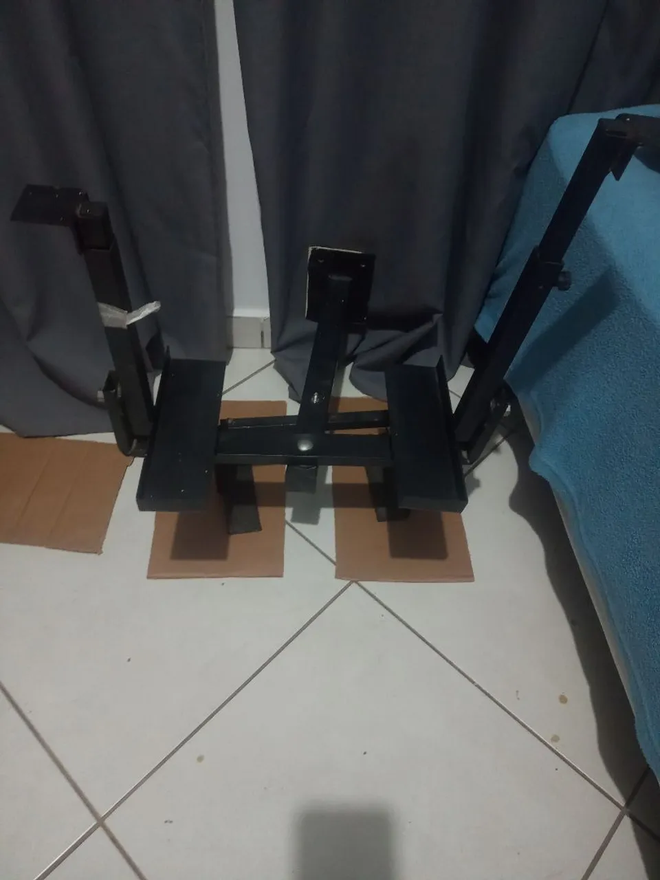Suporte para TV tubo