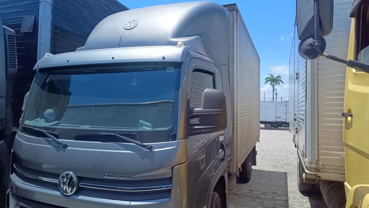 Caminhão Baú 2021. Excelente Estado - Foto 4