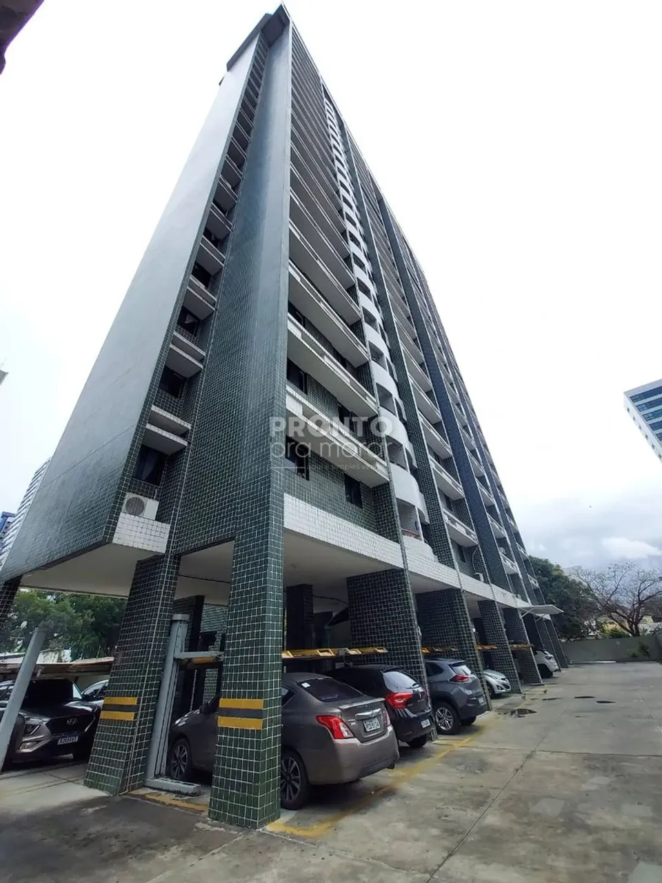 Apartamento à Venda no Espinheiro com 74 metros quadrados com 3 quartos em Espinheiro - Re
