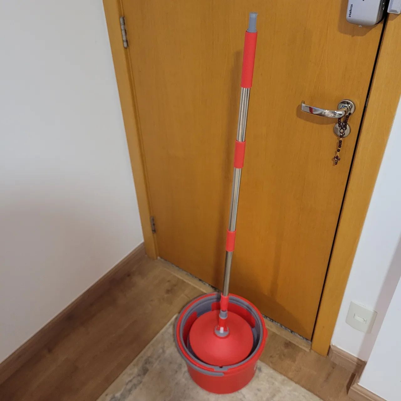 Mop Giratório com Balde para Limpeza - Condor