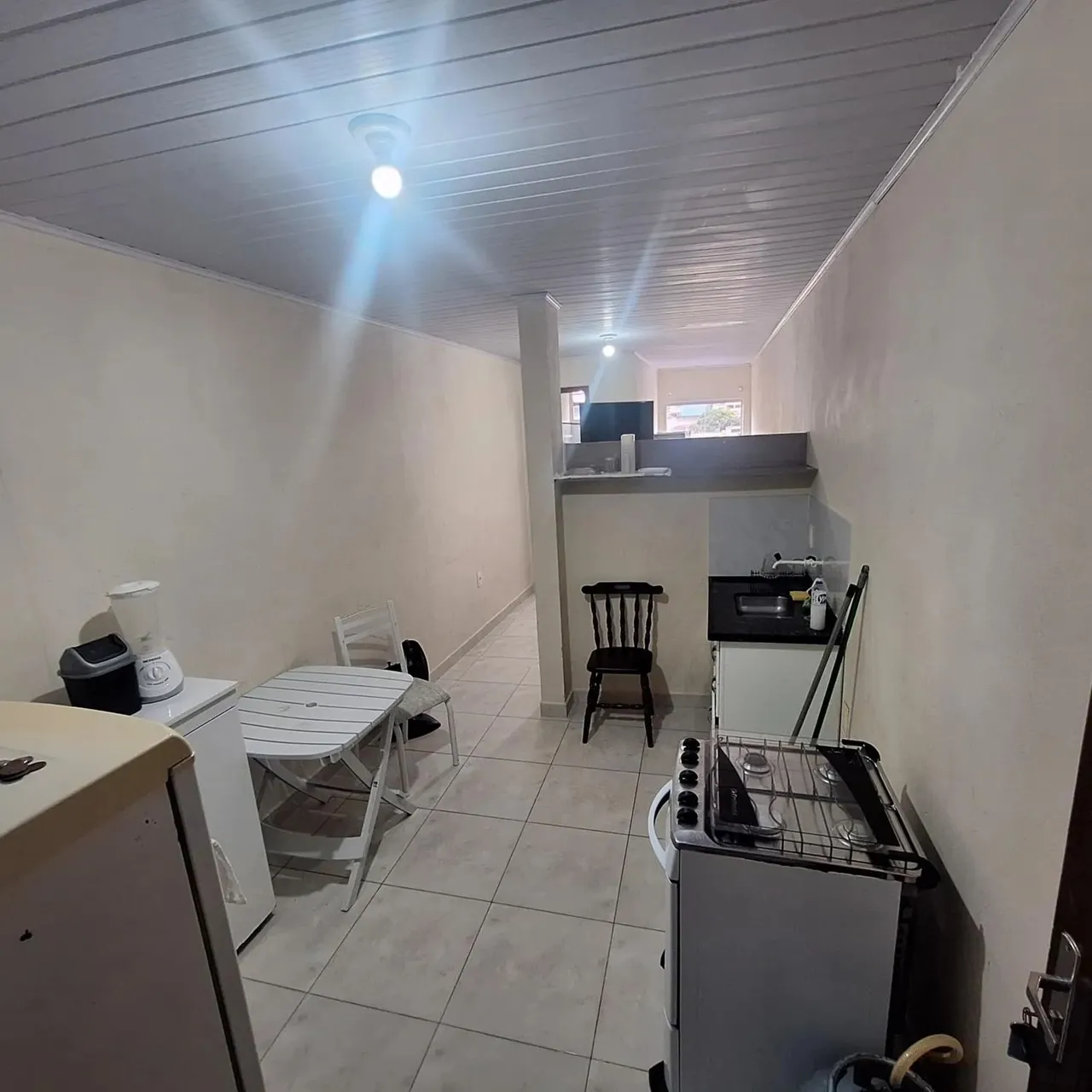 Kitnet Mobiliada, Perto da UFES e Hospitais das Clínicas e Sta. Rita