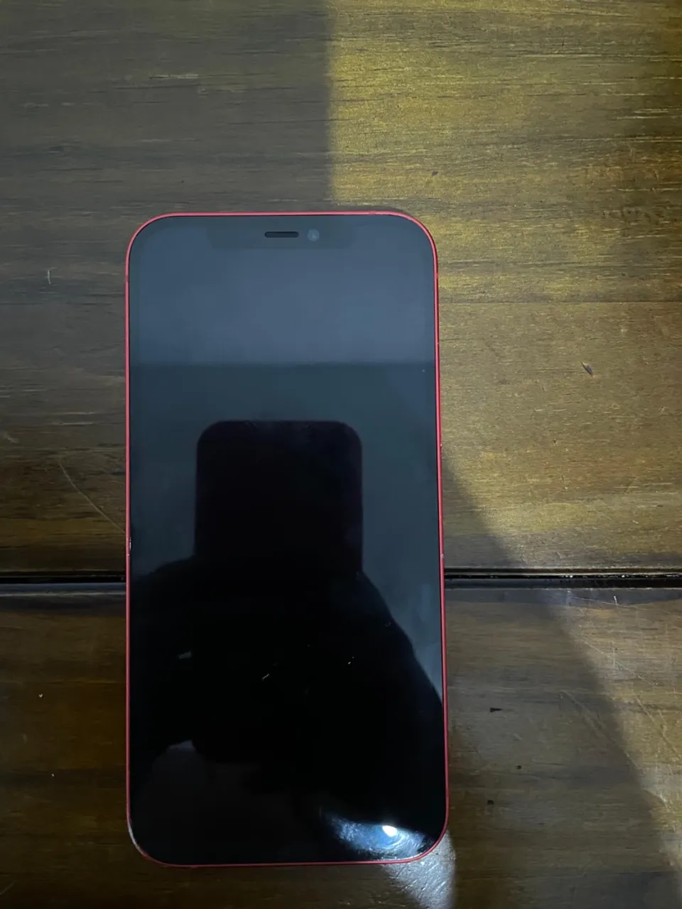 Iphone 12 usado, vai na caixa.