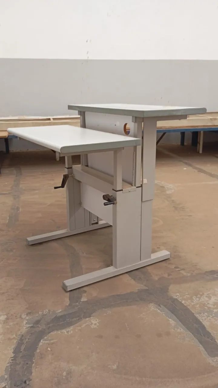 Mesa Ergonômica com Regulagem de Altura e Tampos  - Foto 5