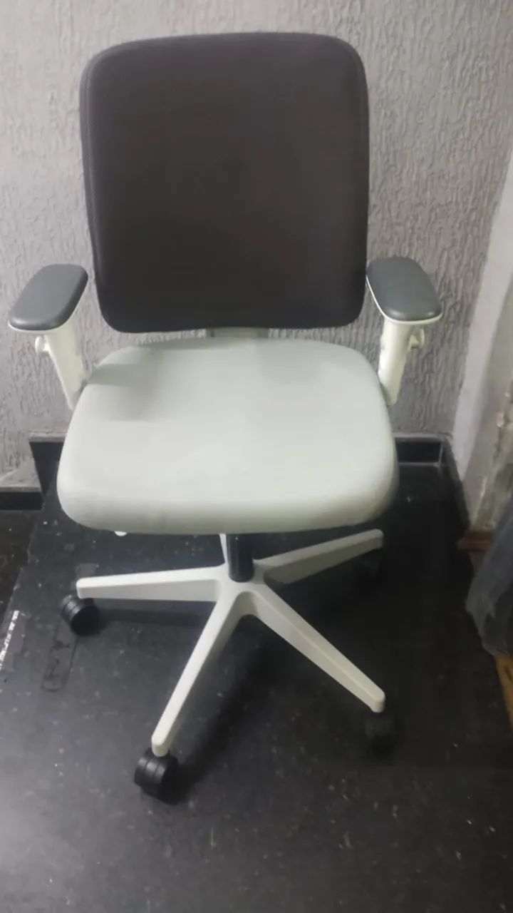 Cadeira Diretor Cavaletti para escritório - Foto 2