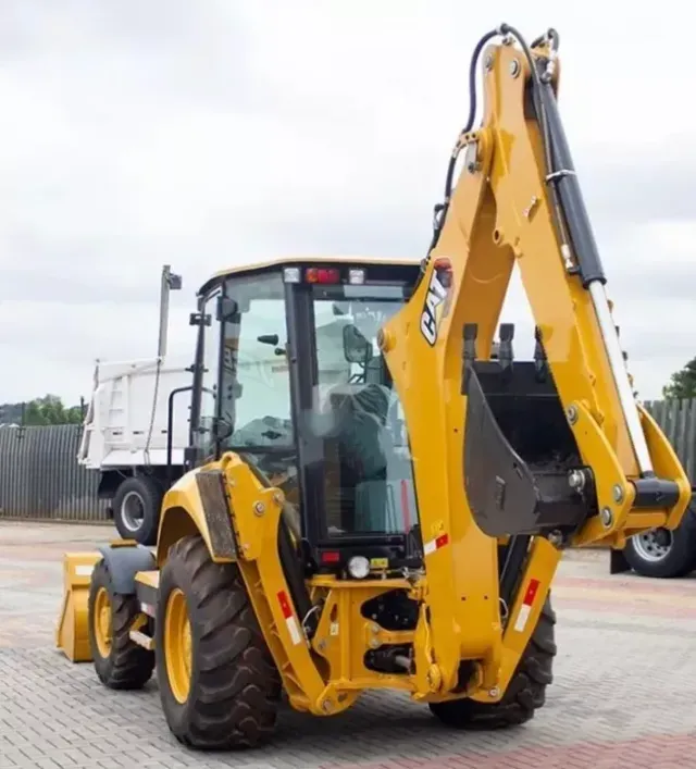Retroescavadeira Caterpillar Cat 416 Cabinada E 4x4 2025
