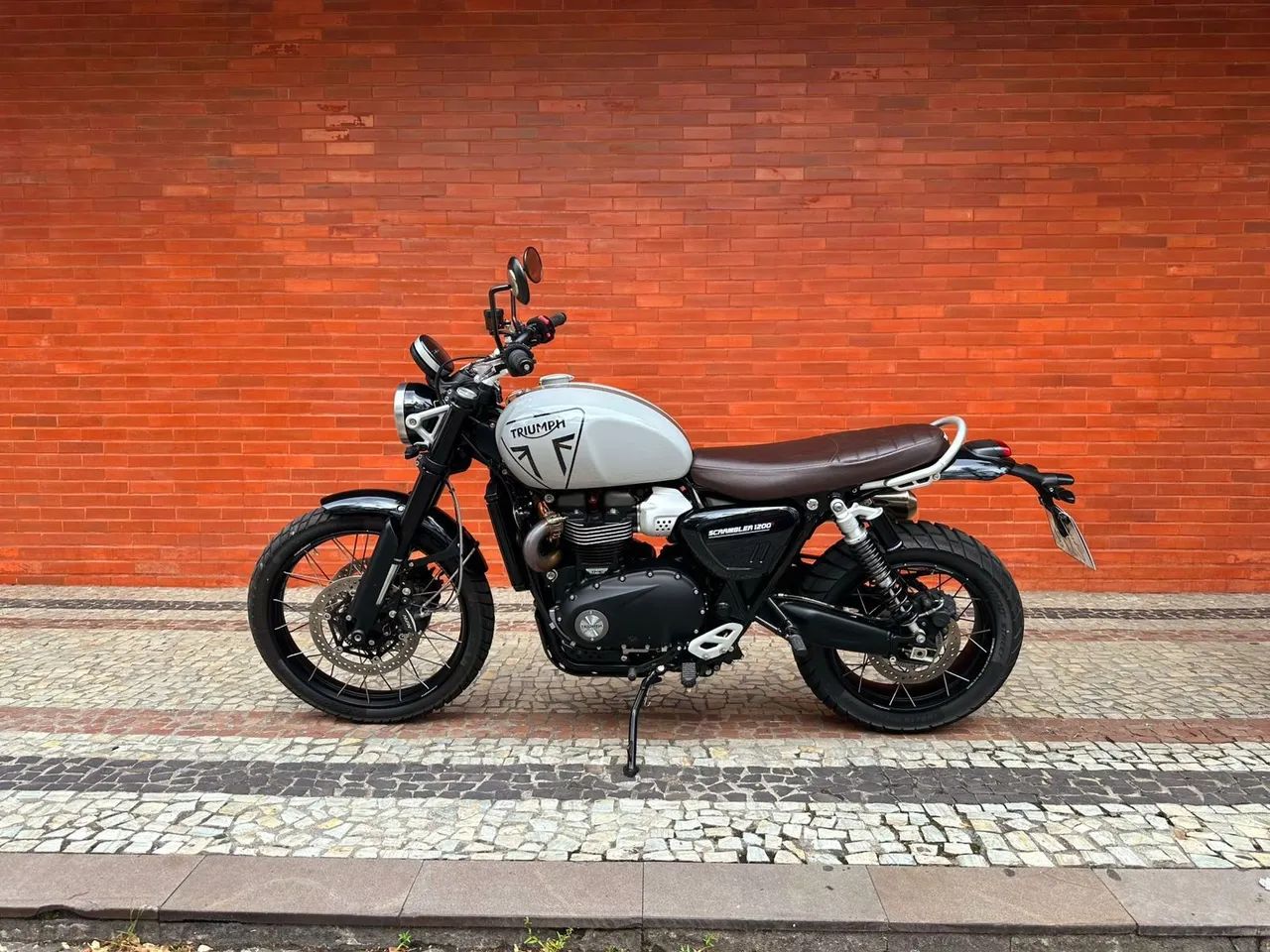 Triumph Scrambler 1200 XC 2025 com 1300 km - Impecável - Foto 10