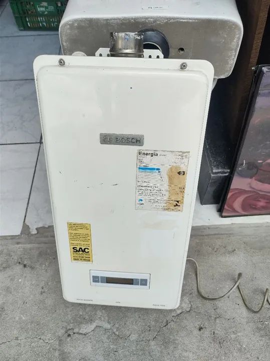 Aquecedor de Água a gás Bosch 15 l/min Modelo GWH 300 Plus GLP