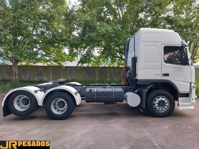 volvo fm 370 automático 6x2 completo teto alto ano 2011 - Foto 6