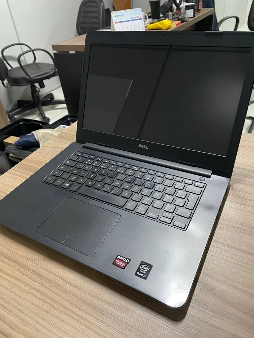 Notebook Dell i7 5°Ger 8gbRAM SSD 256GB Placa de vídeo AMD R7 M260 2GB tela14?