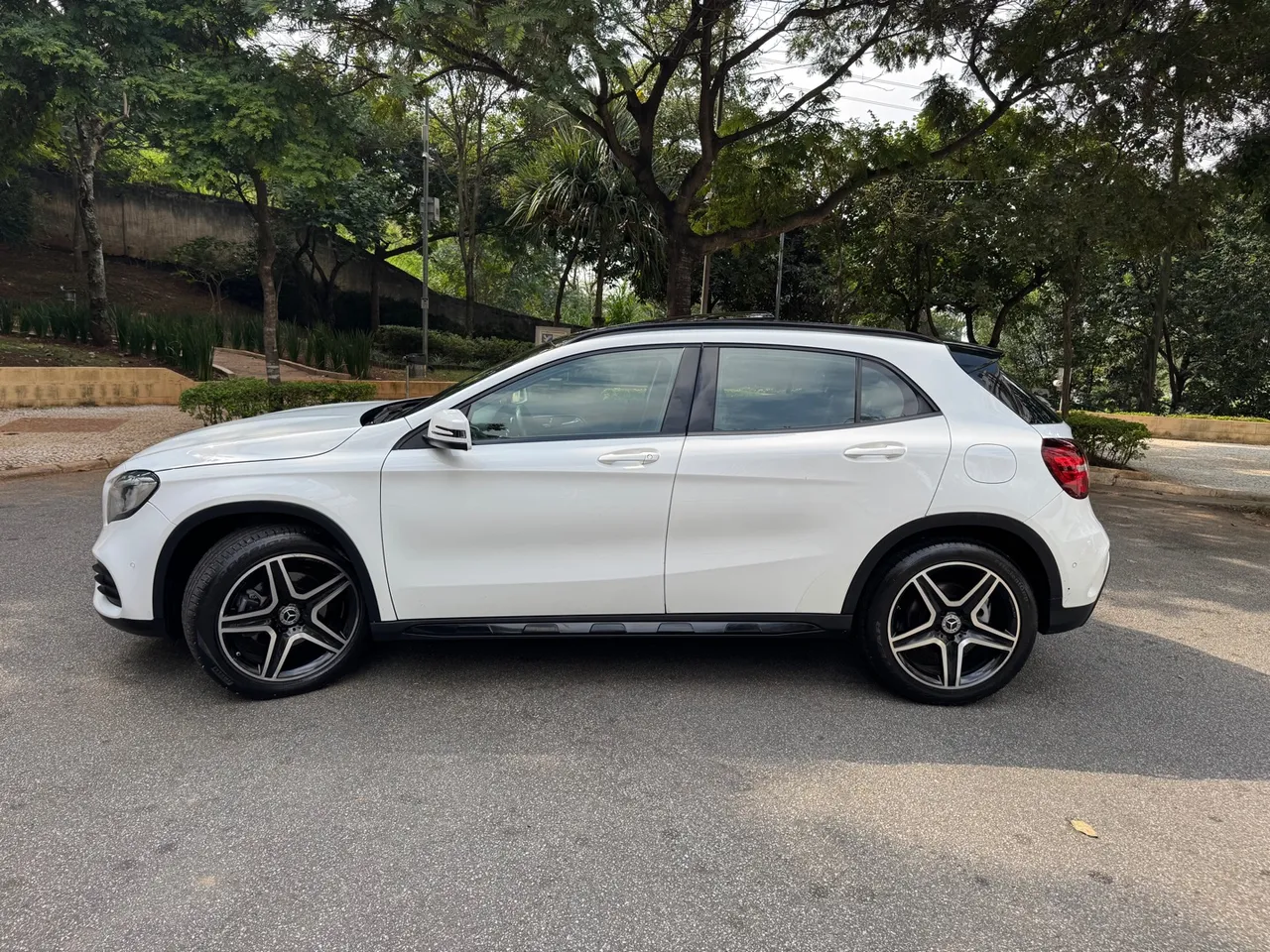MERCEDES GLA 250 2019 BAIXO KM