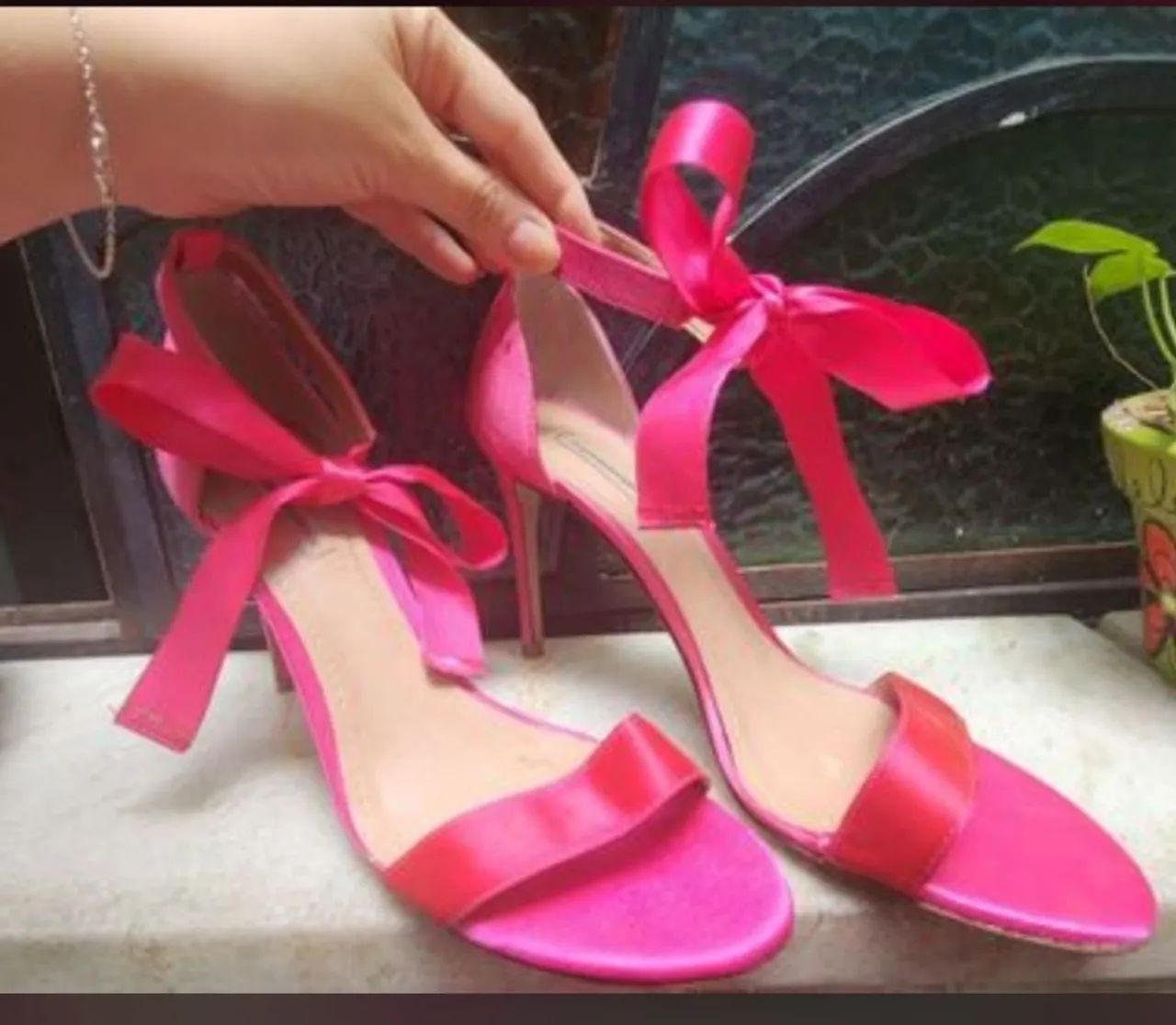 Sandália de Salto Rosa com Laço
