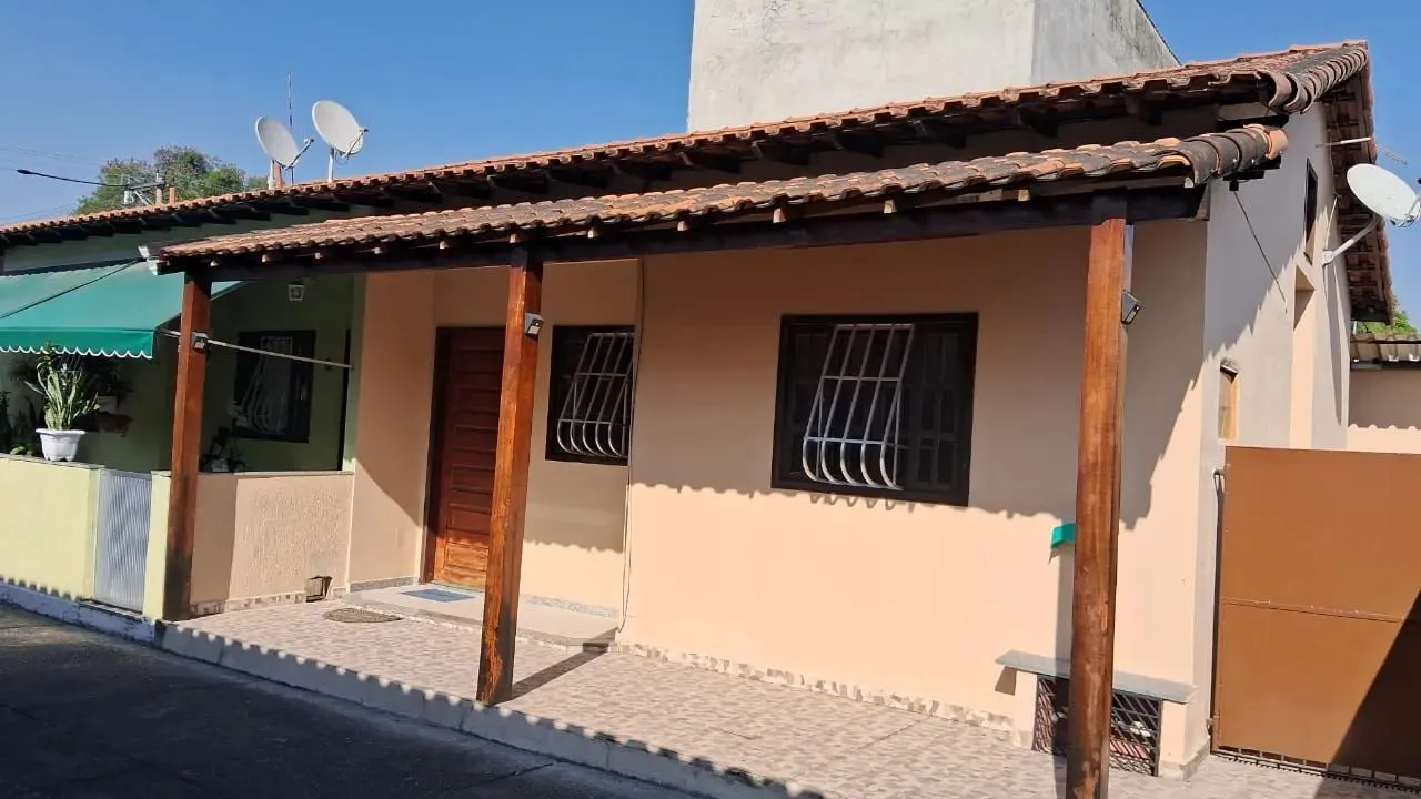 Ótima casa com 2 quartos em Galo Branco - São Gonçalo - RJ