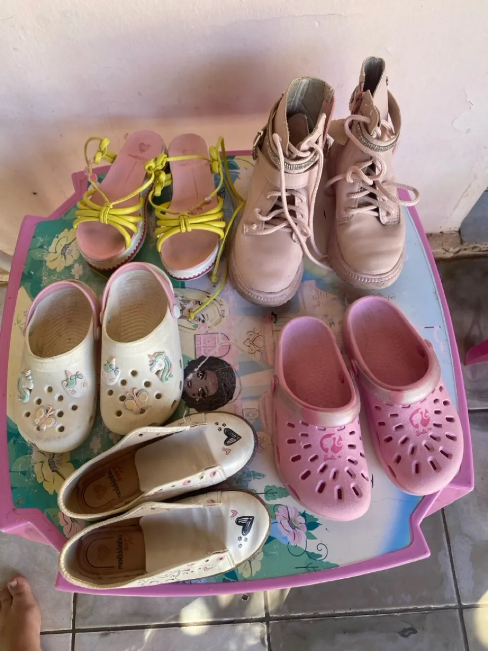 Sapatos infantis variados - Diversas marcas e estilos