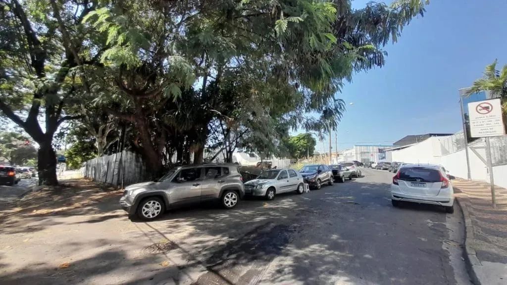 Terreno à venda e para alugar em Campinas, Taquaral, com 394 m²