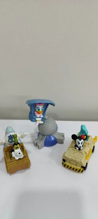 Brinquedos Disney Coleção MC Donald's Usado  - Foto 2