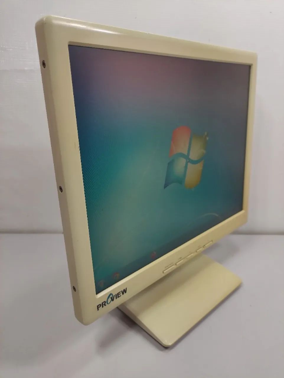 Monitor Cristal Liquido Proview Uk-513 15pol Vga -Funciona(Usado) - Foto 2