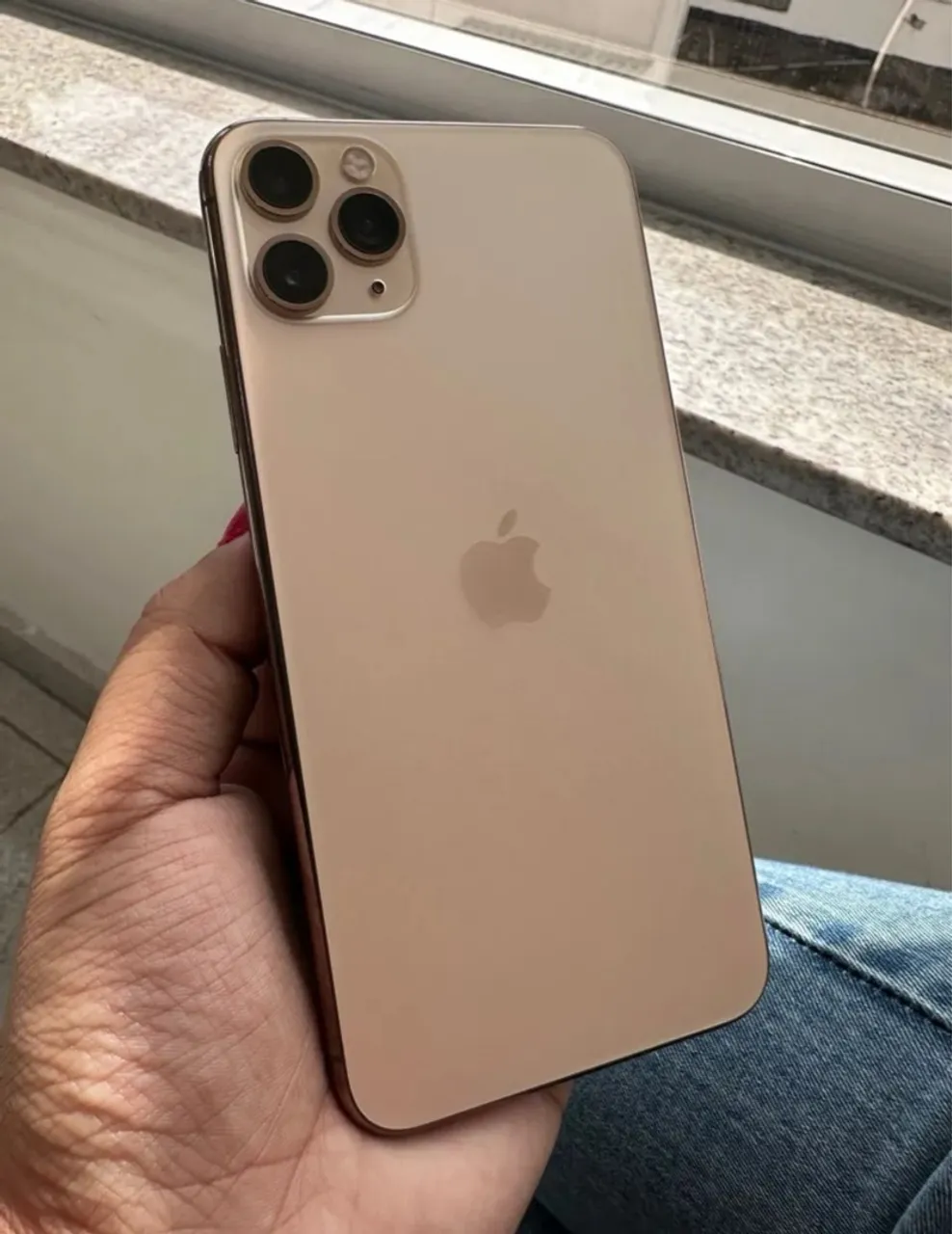 iPhone 11 Pro Max 256 gb dourado