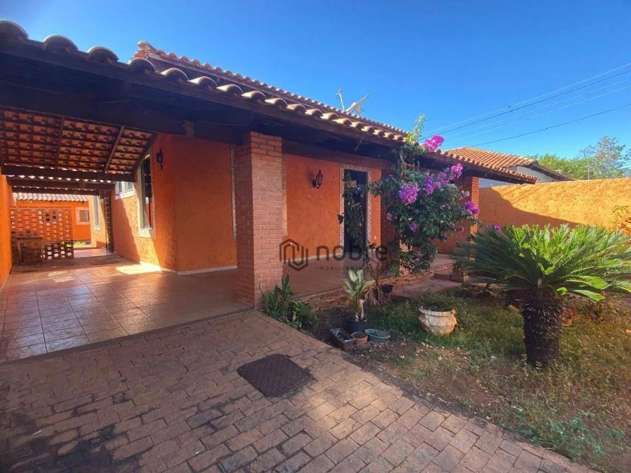 Casa com 3 dormitórios para alugar, 215 m² por R$ 3.732,79/mês - Plano Diretor Norte - Pal