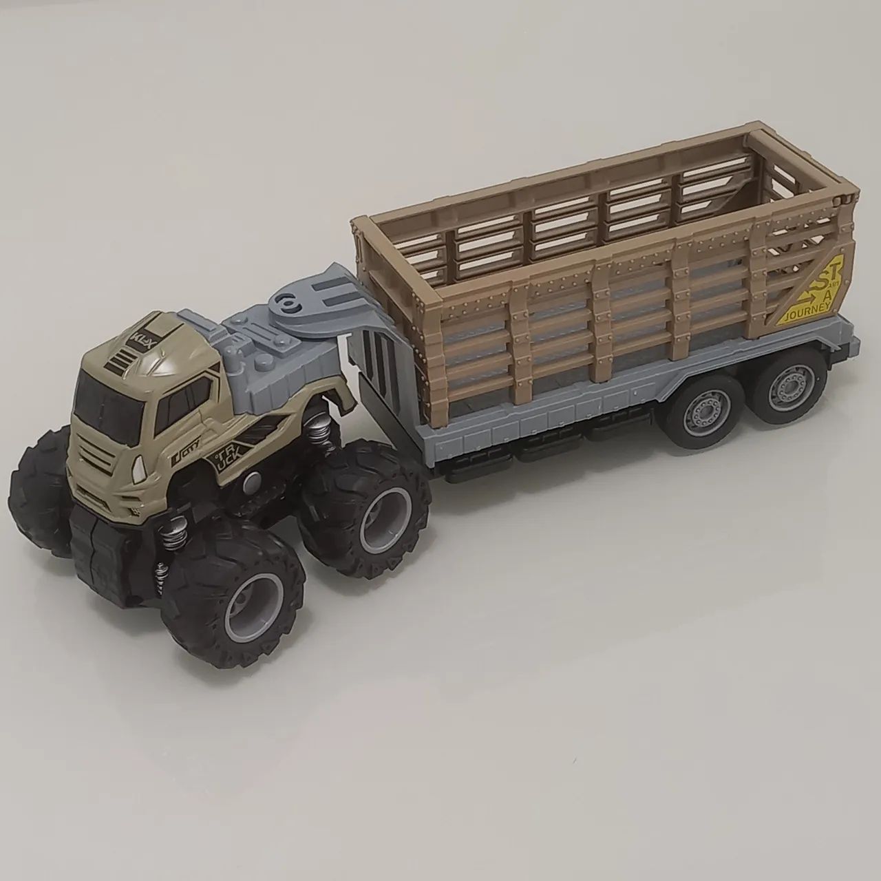 Caminhão de transferência com carroceria.  - Foto 4